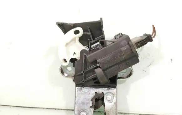 Volkswagen PASSAT B6 Tailgate/trunk/boot lock/catch/latch 4F5827505