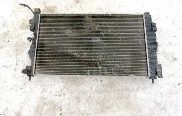 Opel Astra J Coolant radiator 13267662 2822b