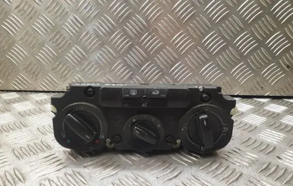 Volkswagen Caddy Climate control unit