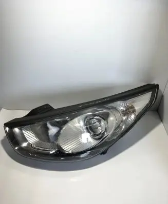 Hyundai ix35 Headlight/headlamp 921012Y