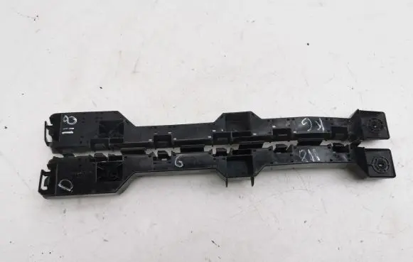 Honda HR-V Rear bumper mounting bracket