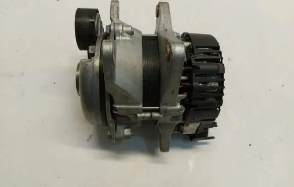 Nissan Qashqai J12 Generator/alternator 2310A8238R
