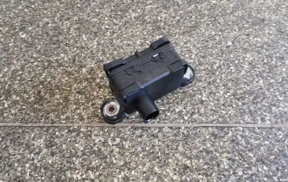 Audi A3 S3 8P ESP acceleration yaw rate sensor 1K0907655D