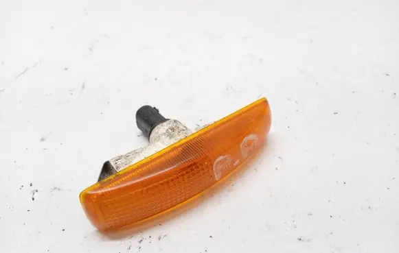 Land Rover Discovery 3 - LR3 Front fender indicator light 5H22-13K309-A