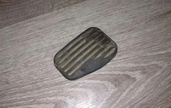 Volvo V70 Brake pedal 3546021
