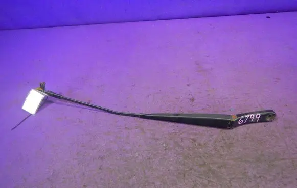 Skoda Octavia Mk2 (1Z) Front wiper blade arm 1Z1955410