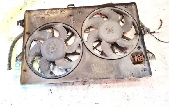 Ford Mondeo MK II Radiator cooling fan shroud
