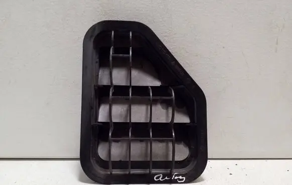 Volkswagen Golf Plus Quarter panel pressure vent 5M0819466