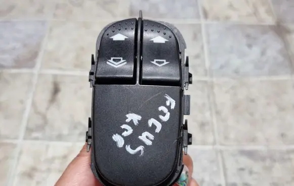 Ford Focus Electric window control switch 98AG14529AC 03162302