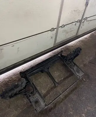 Volkswagen Touareg I Radiator support slam panel 7L0805594