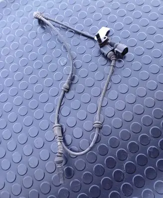 Porsche Cayenne (92A) ABS brake wheel speed sensor 7P0971279C 15102015