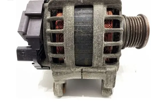 Volkswagen PASSAT B8 Generator/alternator 05L903026B