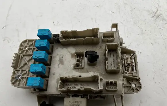 Toyota RAV 4 (XA20) Fuse module