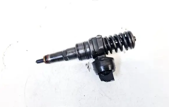Skoda Octavia Mk2 (1Z) Fuel injector 038130073