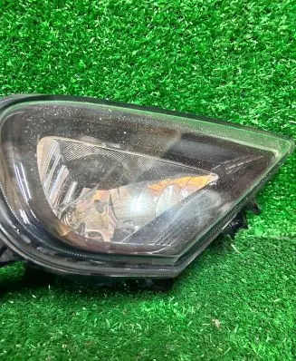 Volkswagen Touareg II Front fog light
