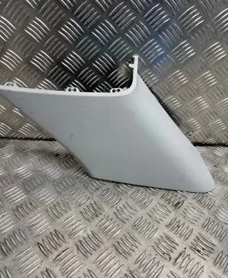 (D)pillar trim (top)