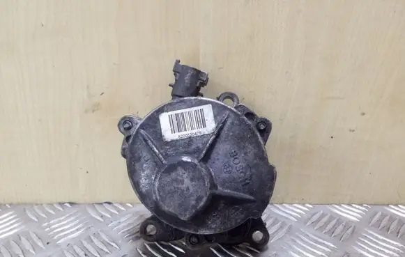 Renault Trafic II (X83) Vacuum pump 8200520476