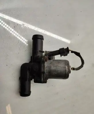 BMW 1 F20 F21 Coolant heater control valve 9254742