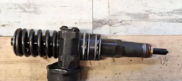 Audi A6 S6 C5 4B Fuel injector 036130073BA