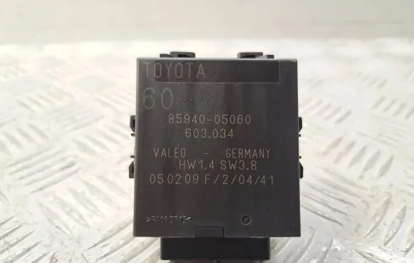Toyota Avensis T270 Window wiper relay 8594005060