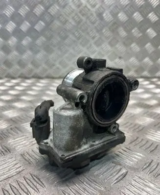 Volkswagen Tiguan Throttle valve 03L128063E
