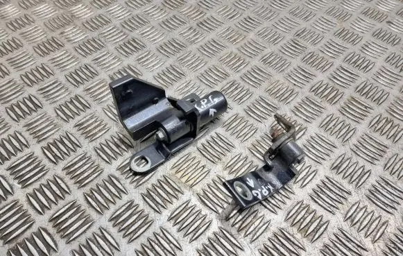 Rear door hinge set