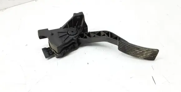 Mitsubishi Colt Accelerator throttle pedal MN125792