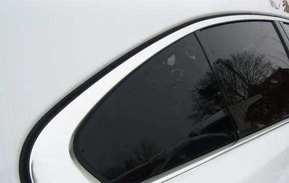 Jaguar I-Pace Rear side window 