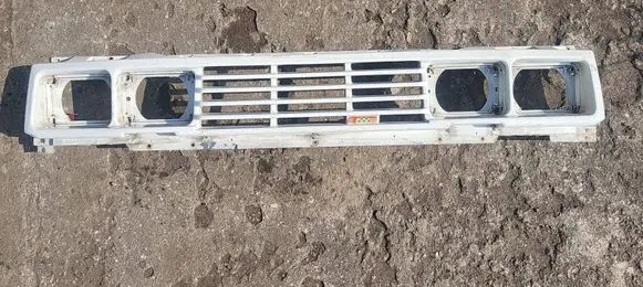 Ford Escort Front grill 3258 KBA36598