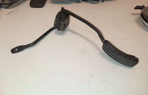 Renault Clio II Accelerator throttle pedal 770041789