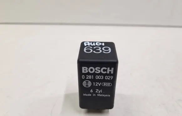 Audi A6 S6 C6 4F Glow plug pre-heat relay 0281003029