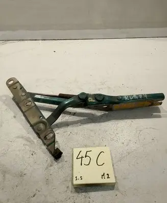 Audi A4 S4 B5 8D Tailgate/trunk/boot hinge 8L0827302