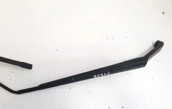 Toyota Avensis Verso Front wiper blade arm