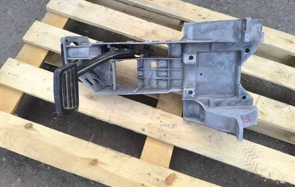 Chevrolet Corvette C7 Brake pedal bracket assembly 20982847