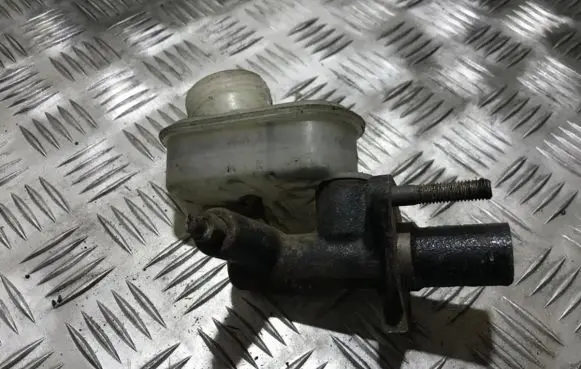 Mazda 626 Clutch master cylinder