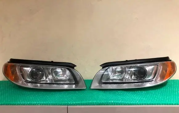 Volvo XC70 Headlights/headlamps set 31283915 31283916