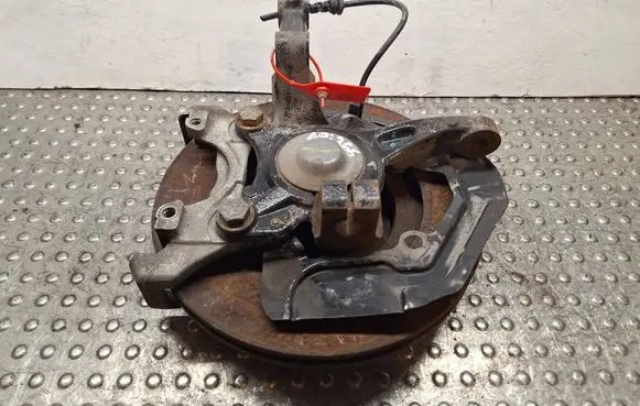 Renault Twingo III Front wheel hub spindle knuckle S25056365 400157575R