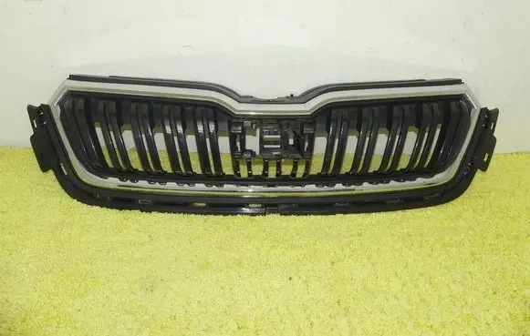 Front bumper upper radiator grill