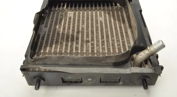 BMW 7 G11 G12 Coolant radiator 8676411