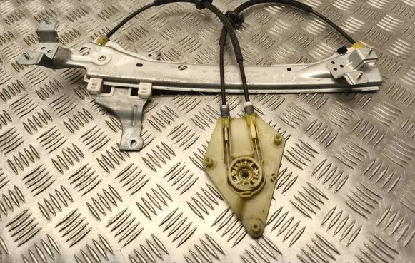 Renault Megane III Rear window lifting mechanism without motor 827210008R