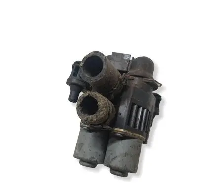Mercedes-Benz E W210 Coolant heater control valve 001830788 060616A