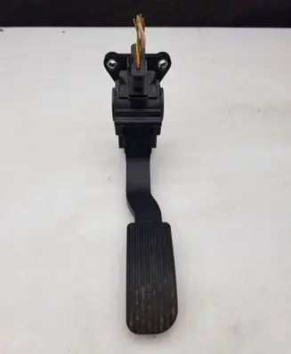Mercedes-Benz Sprinter W907 W910 Accelerator throttle pedal A9073010200 F01C070022