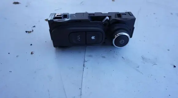 Renault Kadjar Tailgate/trunk/boot open switch 