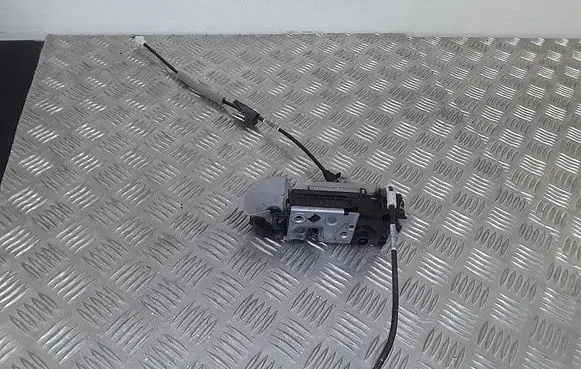 Peugeot 2008 I Front door lock 9688080580