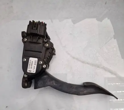Ford Fiesta Accelerator throttle pedal 2S619F836BA 6PV00856701