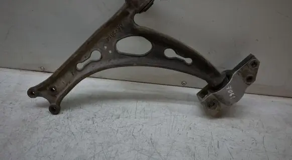 Volkswagen Touran I Front lower control arm/wishbone