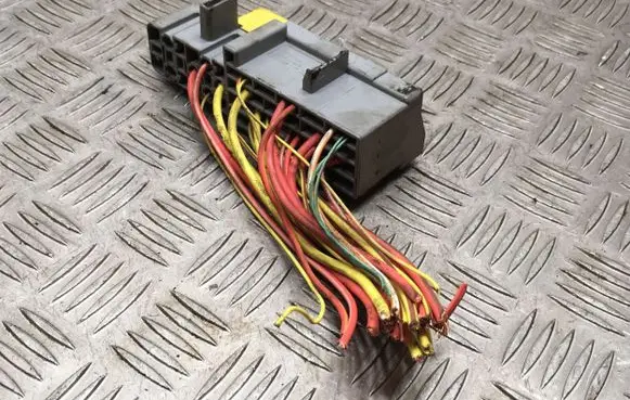 Renault Megane II Fuse module 13251