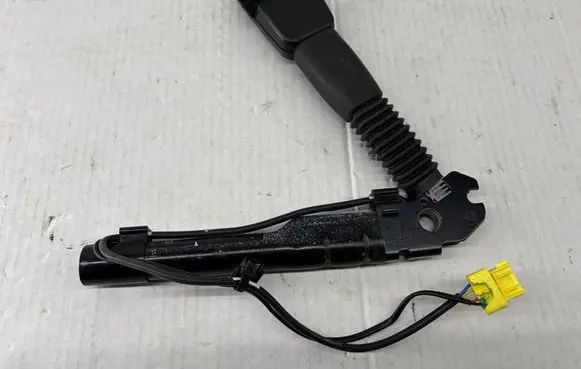 BMW 4 F32 F33 Front seatbelt buckle 7261946