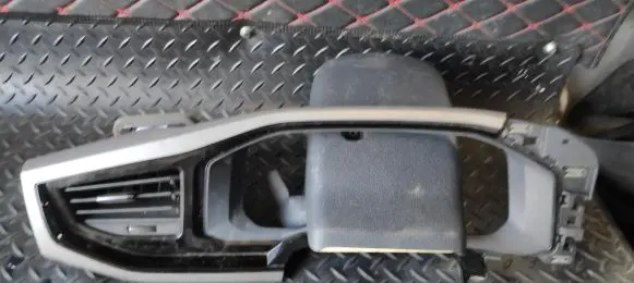 Volkswagen Polo VI Dashboard trim