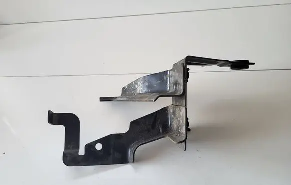 Nissan Pulsar ABS pump bracket 
